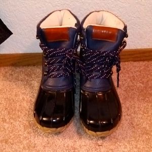 Snow boots